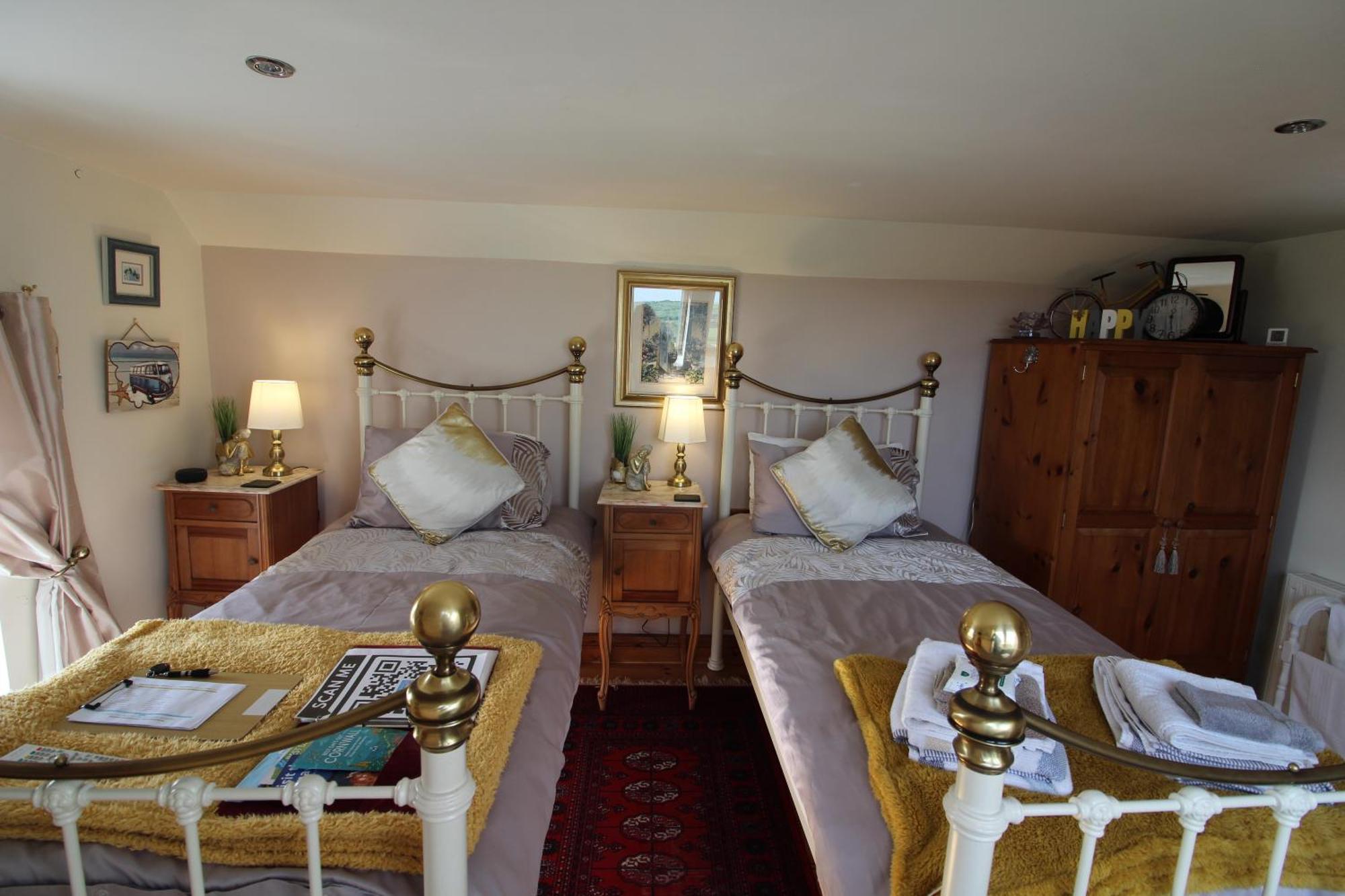Melorne Farm Guest House 卡姆尔福德 外观 照片